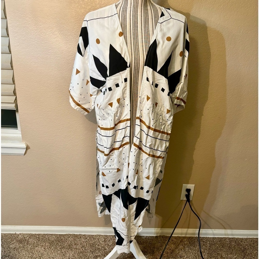 Beach Coverup Kimono One Size White Black Gold Geometric Flowy Short Sleeves